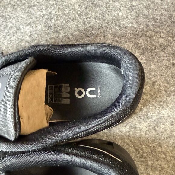 On Cloud 6 Men's Size 11.5 Triple Black Sneakers Shoes 3MF10071043 - Picture 7 of 8